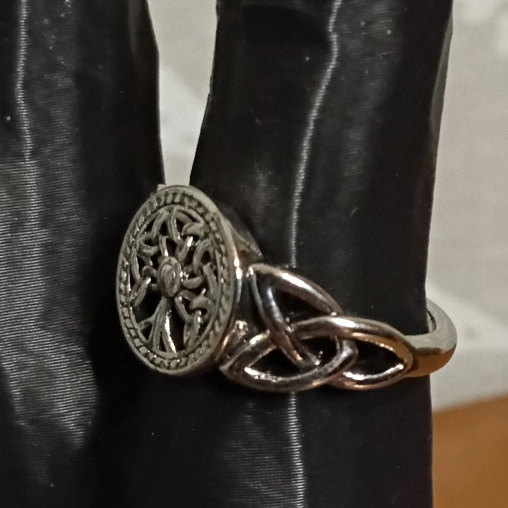Tree of Life Celtic Knot Wheel Ring in Silver Tone - Picture 2 of 3